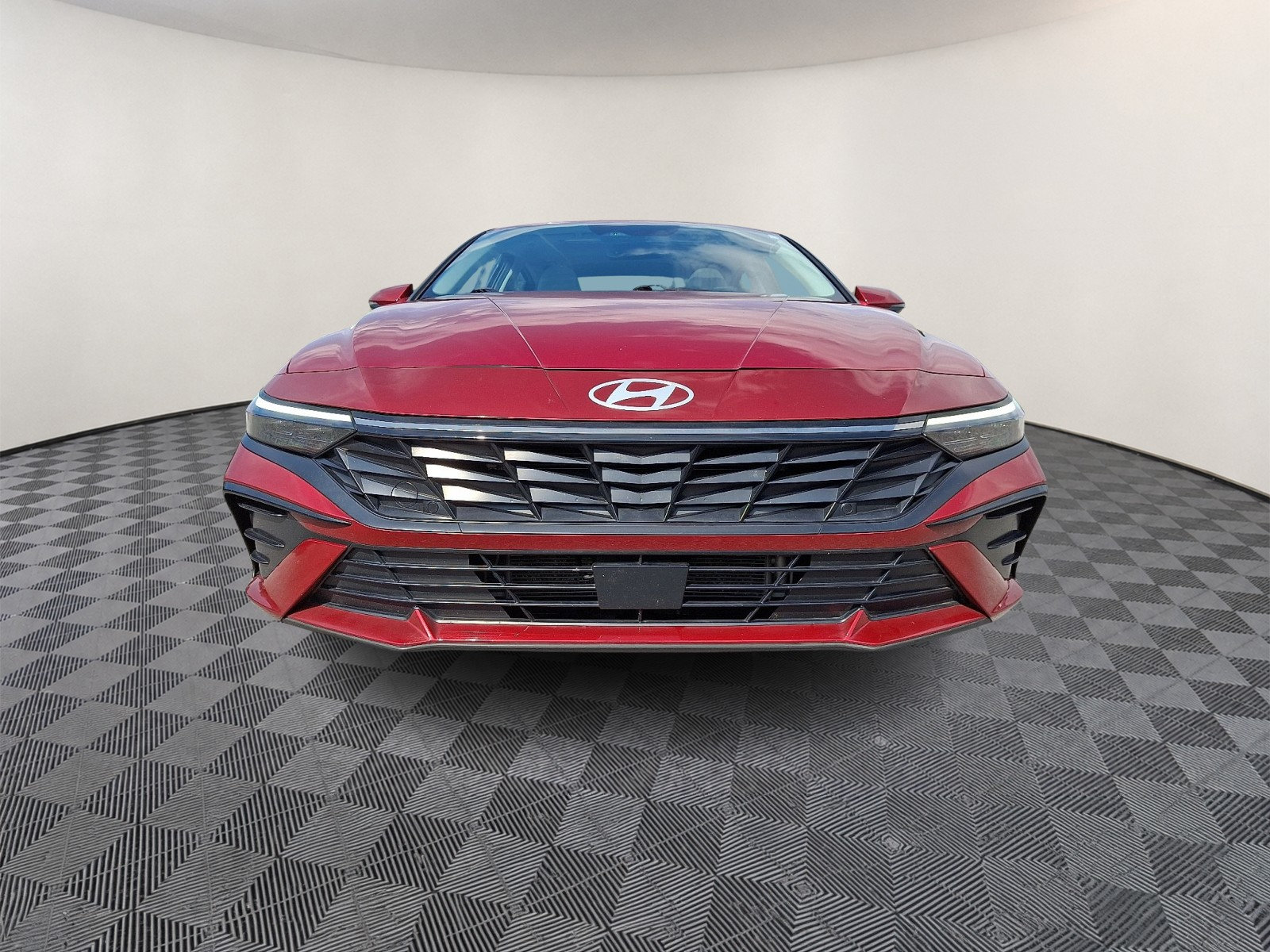 Used 2025 Hyundai Elantra Limited FWD image 2