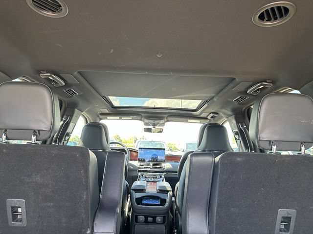 Used 2022 Lincoln Navigator Reserve w/ Equipment Group 201A AWD/4WD image 11
