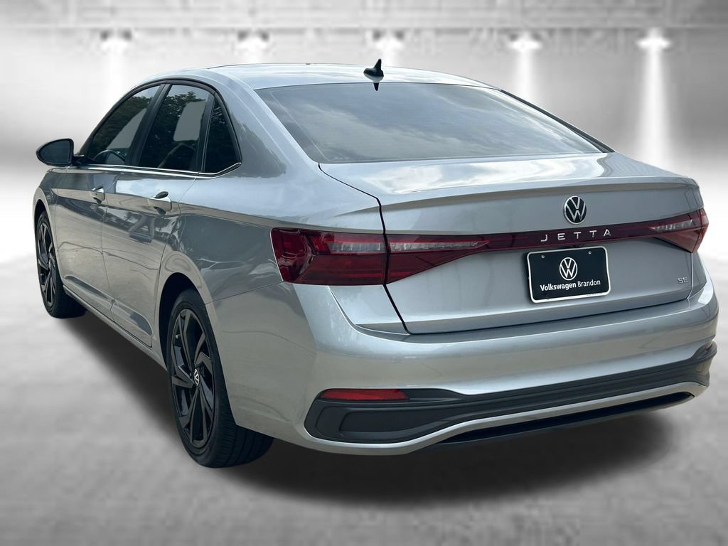 Certified 2025 Volkswagen Jetta SE FWD image 4