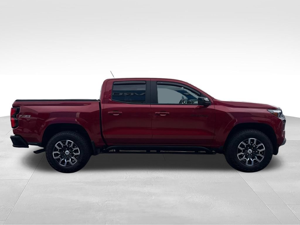 Used 2025 Chevrolet Colorado Z71 w/ Technology Package AWD/4WD image 7
