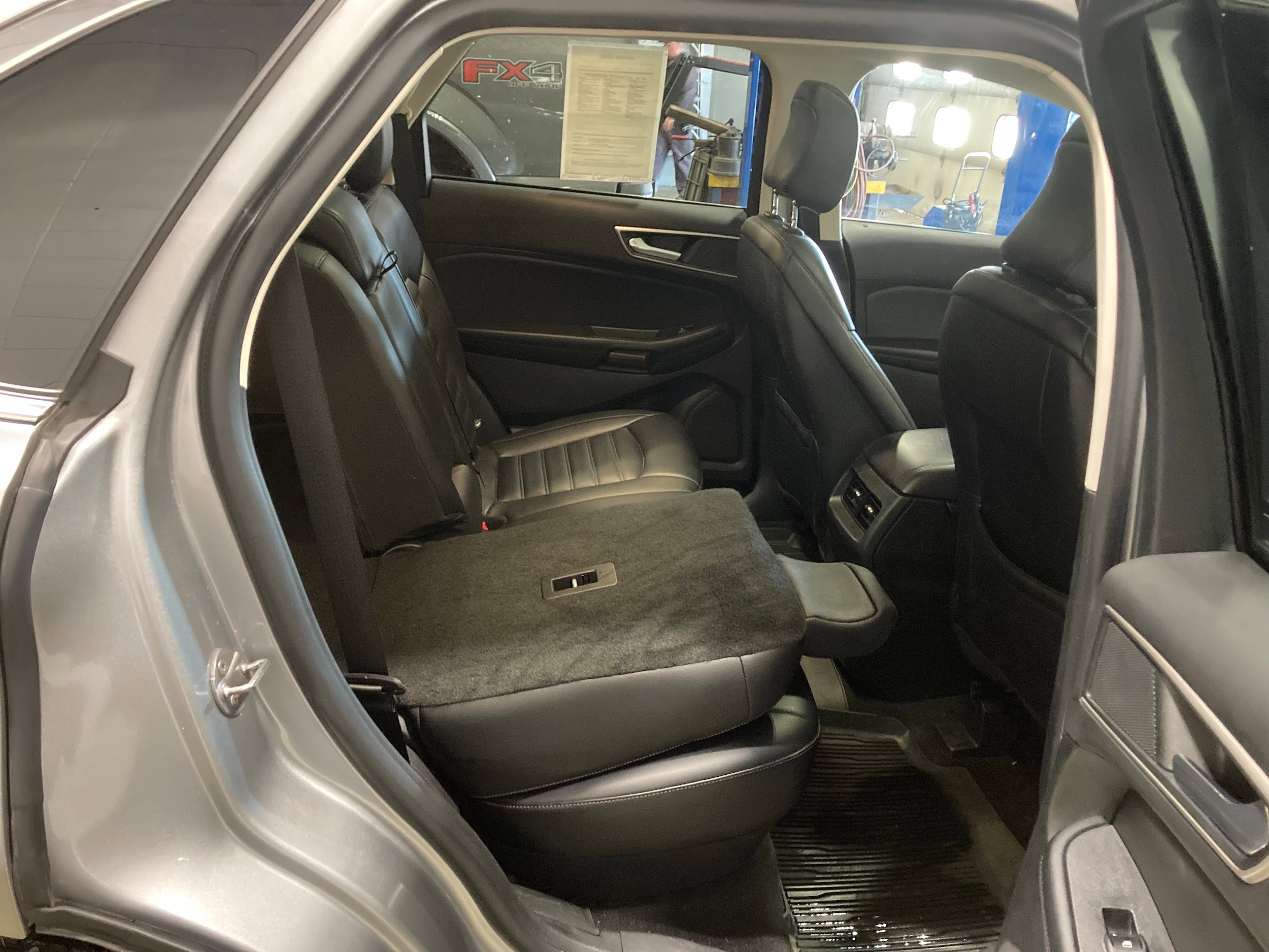 Used 2022 Ford Edge SEL w/ Convenience Package AWD/4WD image 8