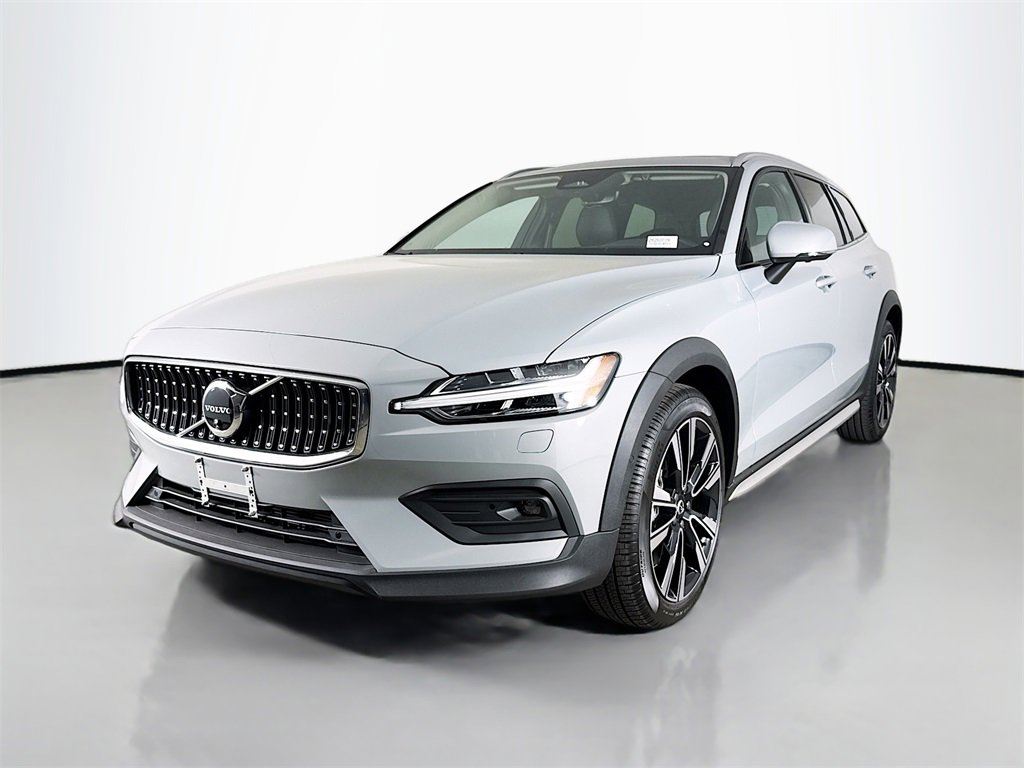 New 2026 Volvo V60 B5 Cross Country Ultra w/ Climate Package image 3