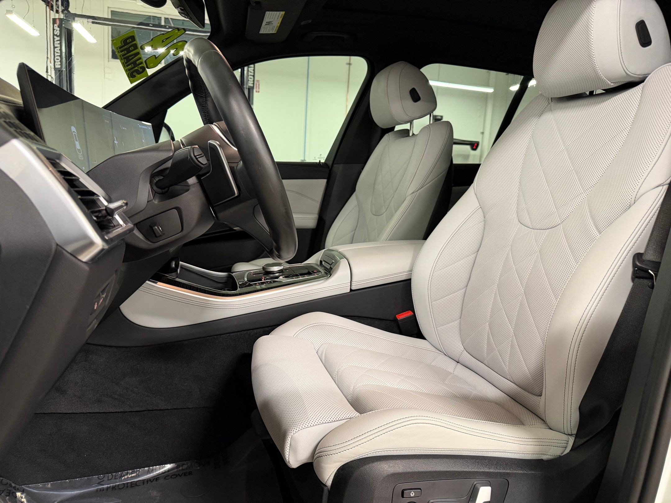 Used 2024 BMW X5 sDrive40i w/ M Sport Package RWD image 5