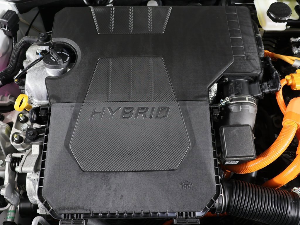 Used 2025 Hyundai Elantra Blue image 16