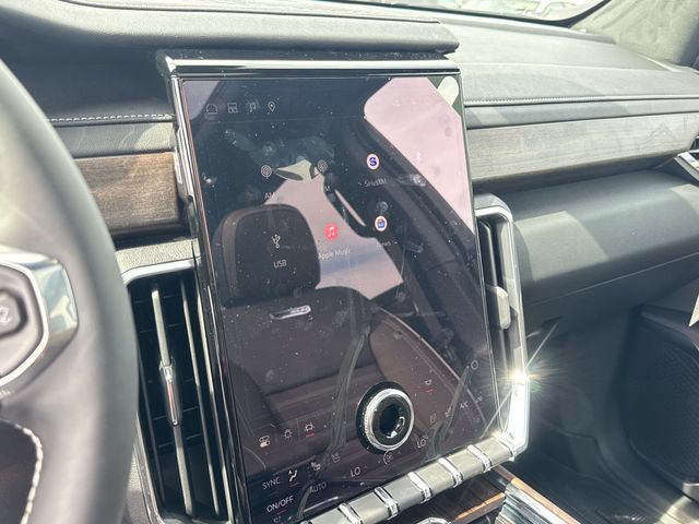 New 2027 GMC Acadia Denali Ultimate w/ LPO, Floor Liner Package FWD image 23