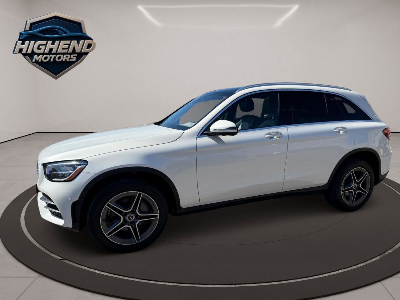 Used 2021 Mercedes-Benz GLC 300 4MATIC image 3