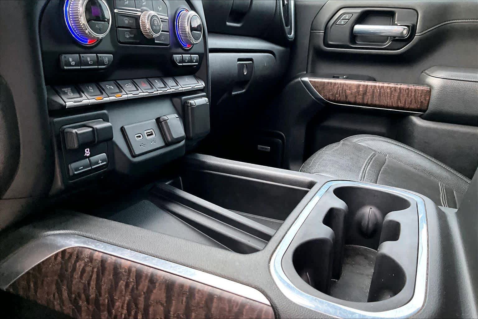 Used 2022 GMC Sierra 3500 Denali w/ Denali Ultimate Package AWD/4WD image 14