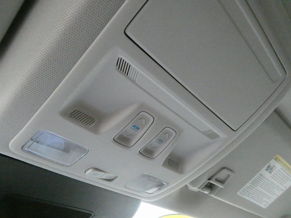 Used 2022 Ford Escape Titanium w/ Titanium Elite Package AWD/4WD image 22