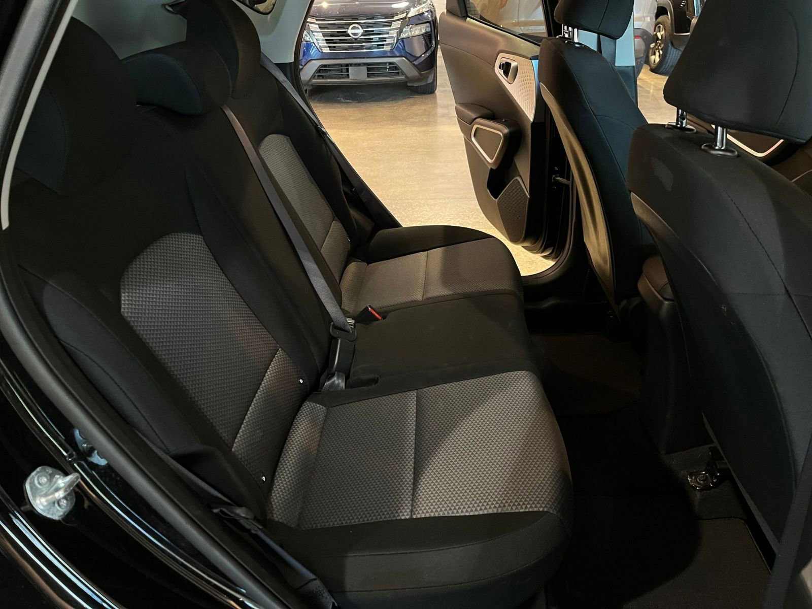Used 2025 Kia Soul LX w/ LX Technology Package FWD image 36