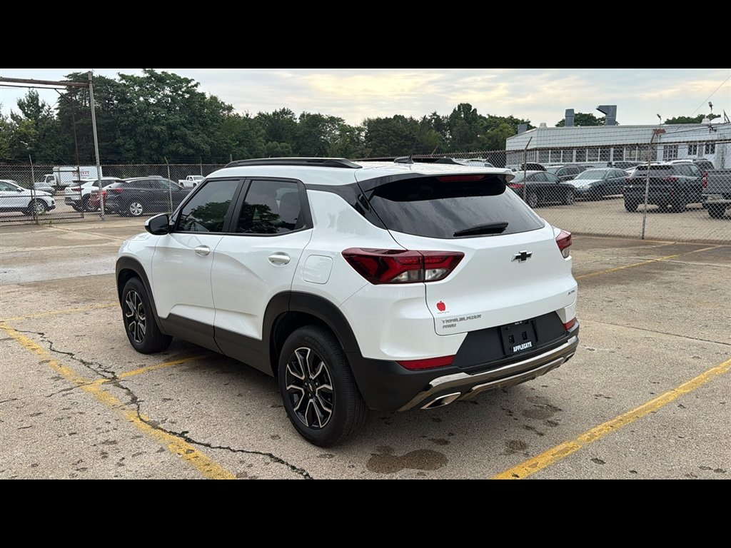 Used 2023 Chevrolet TrailBlazer ACTIV w/ Sun and Liftgate Package AWD/4WD image 4
