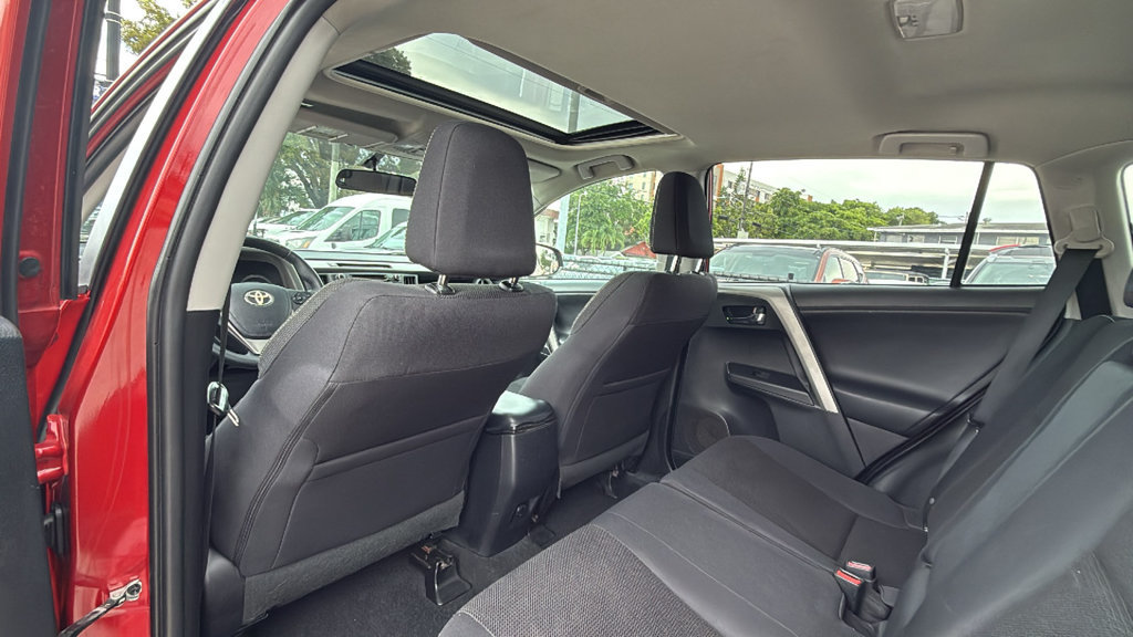 Used 2016 Toyota RAV4 XLE FWD image 24