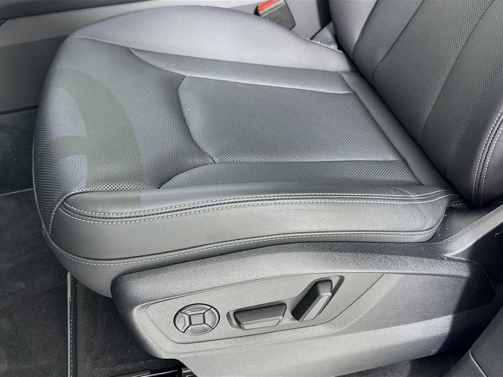 Used 2025 Audi Q7 3.0T Premium Plus w/ Premium Plus Package image 13