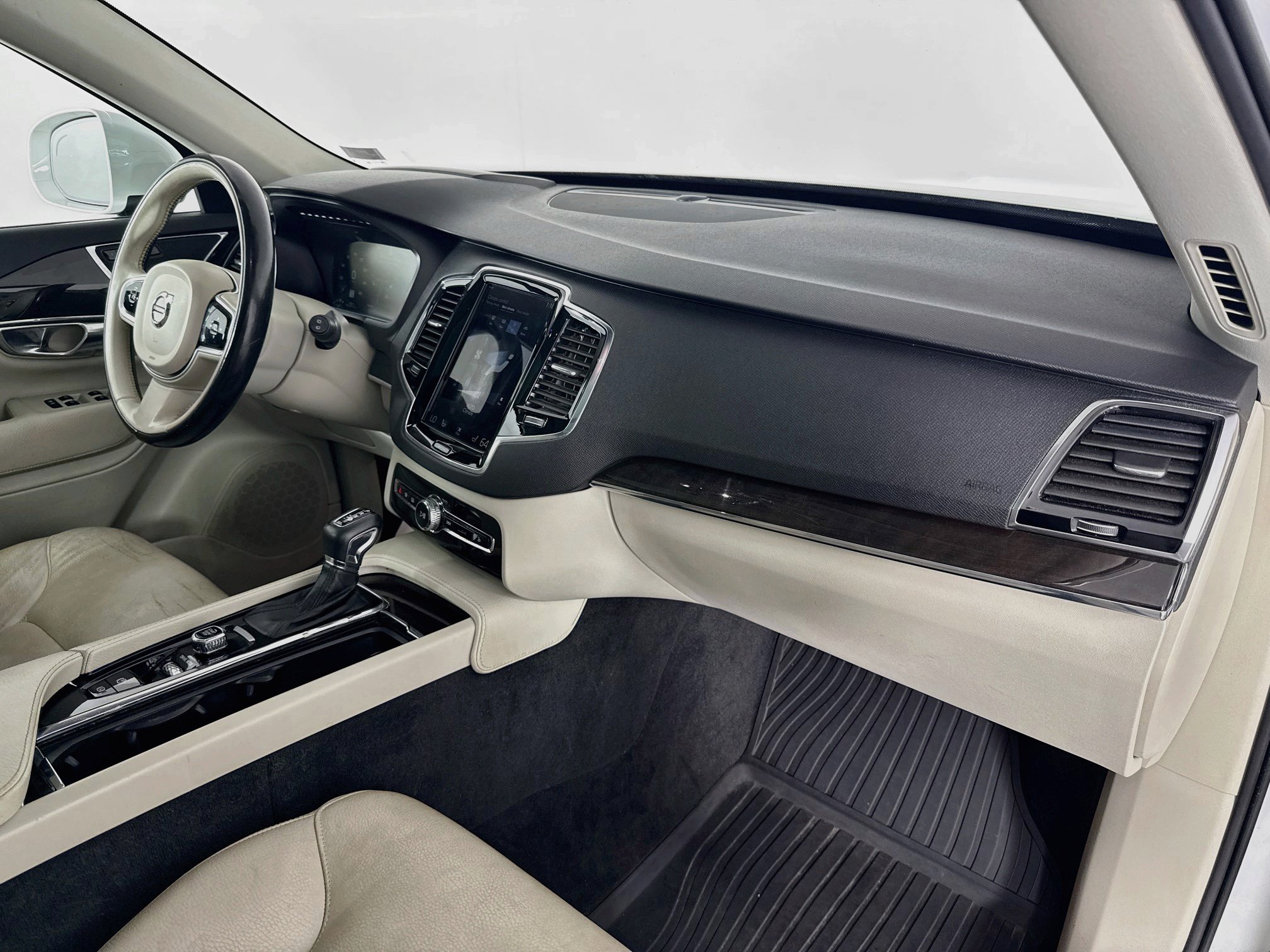Used 2018 Volvo XC90 T6 Momentum w/ Convenience Package AWD/4WD image 29