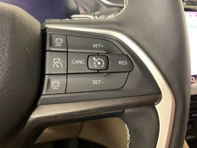 Used 2023 Jeep Grand Cherokee Limited w/ Luxury Tech Group II AWD/4WD image 20
