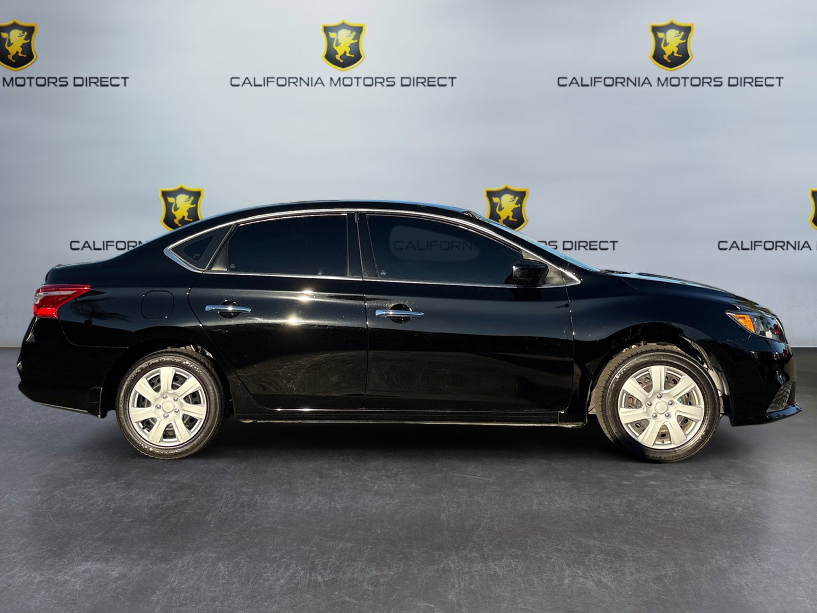 Used 2016 Nissan Sentra S image 6