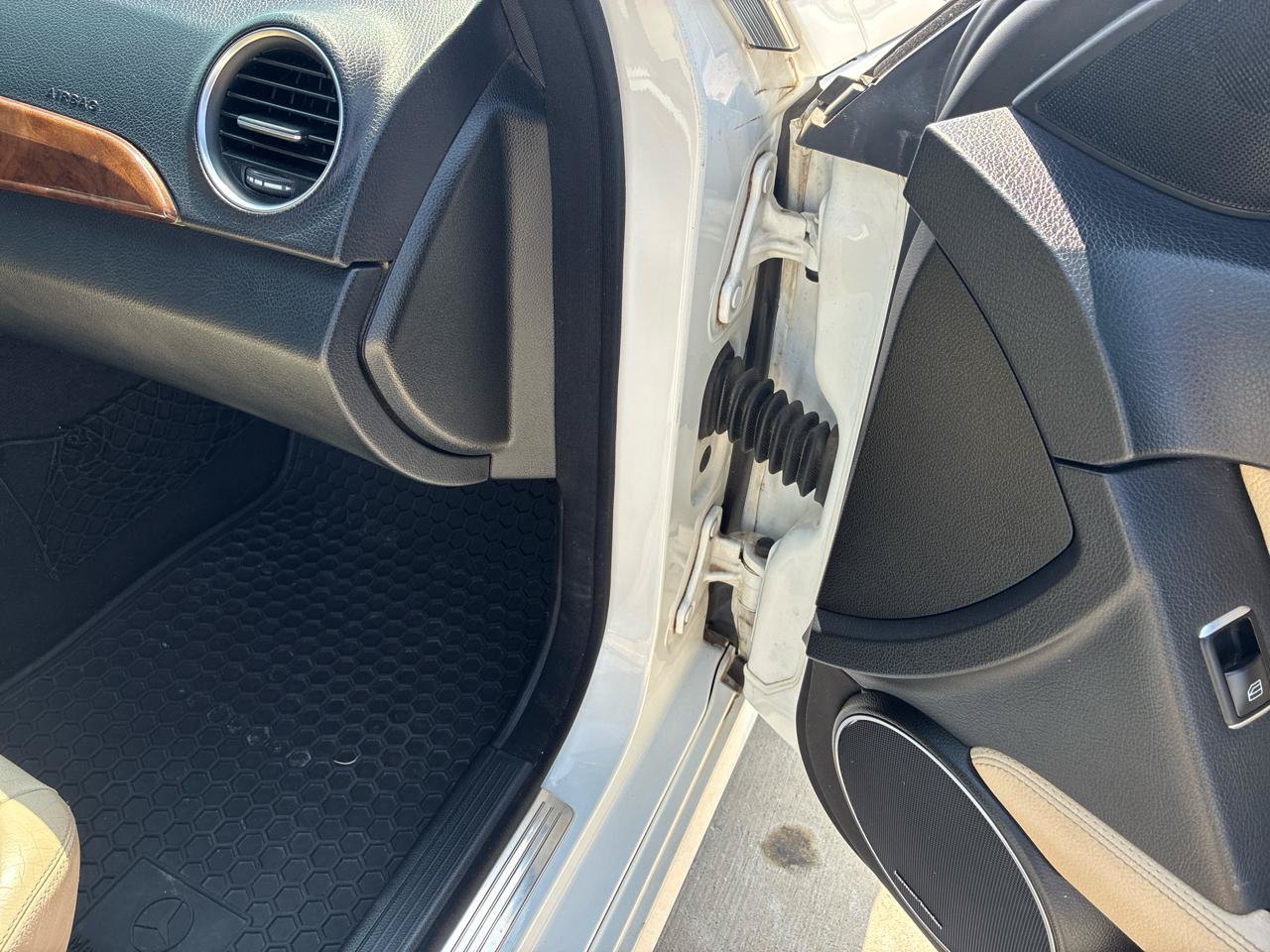 Used 2013 Mercedes-Benz C 300 4MATIC Sedan image 45