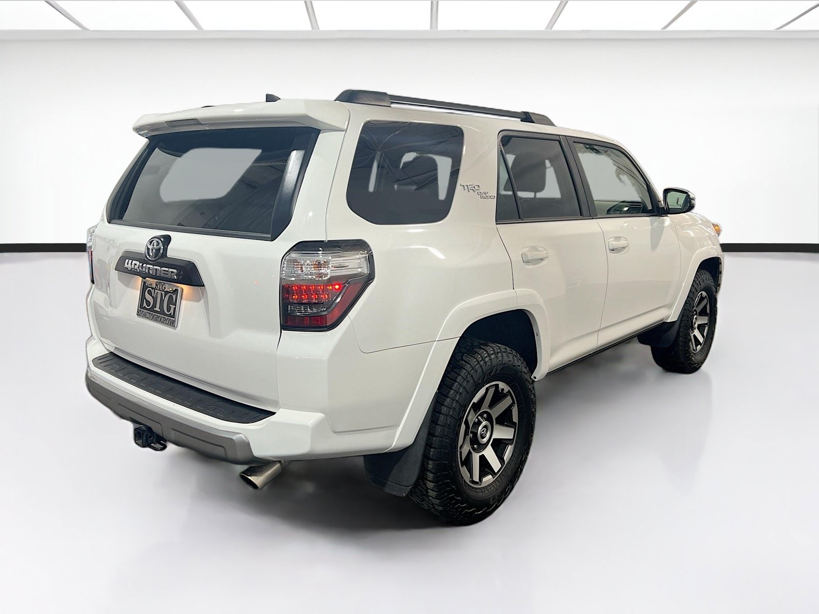 Used 2021 Toyota 4Runner TRD Off-Road Premium w/ Moonroof Package AWD/4WD image 4