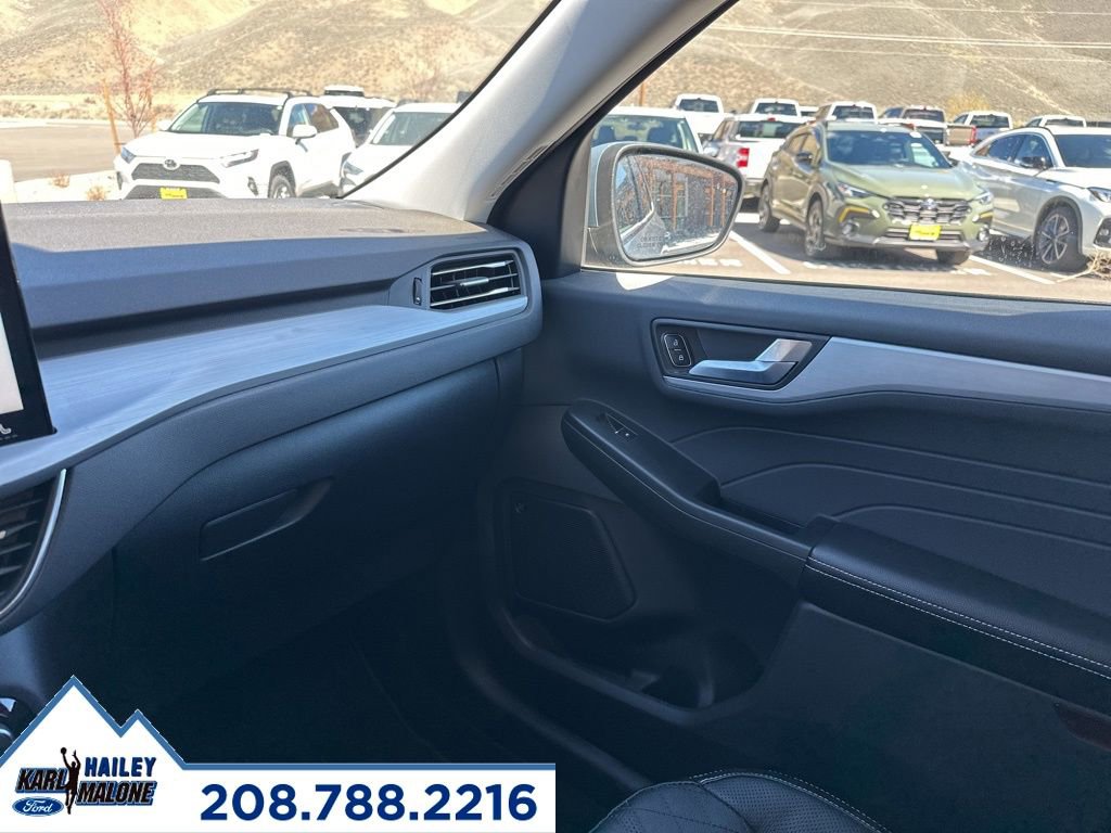 New 2024 Ford Escape SE w/ PHEV Premium Package FWD image 26