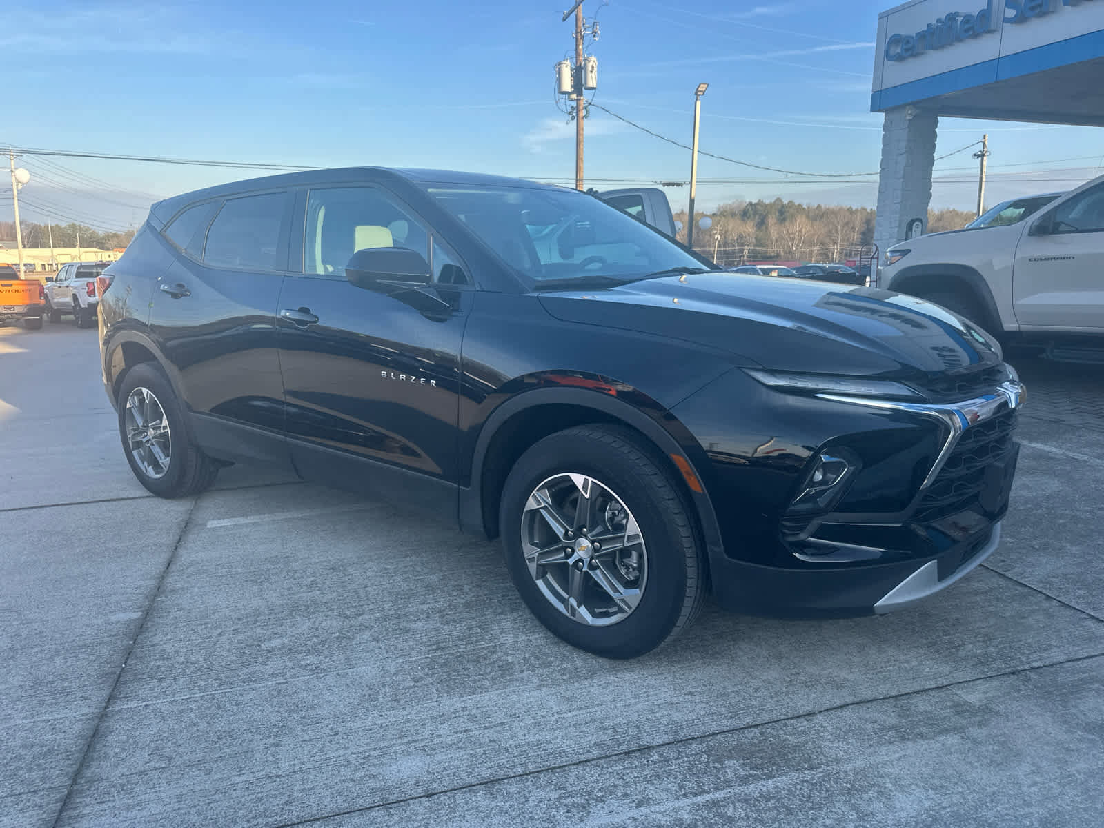 Used 2023 Chevrolet Blazer LT image 1