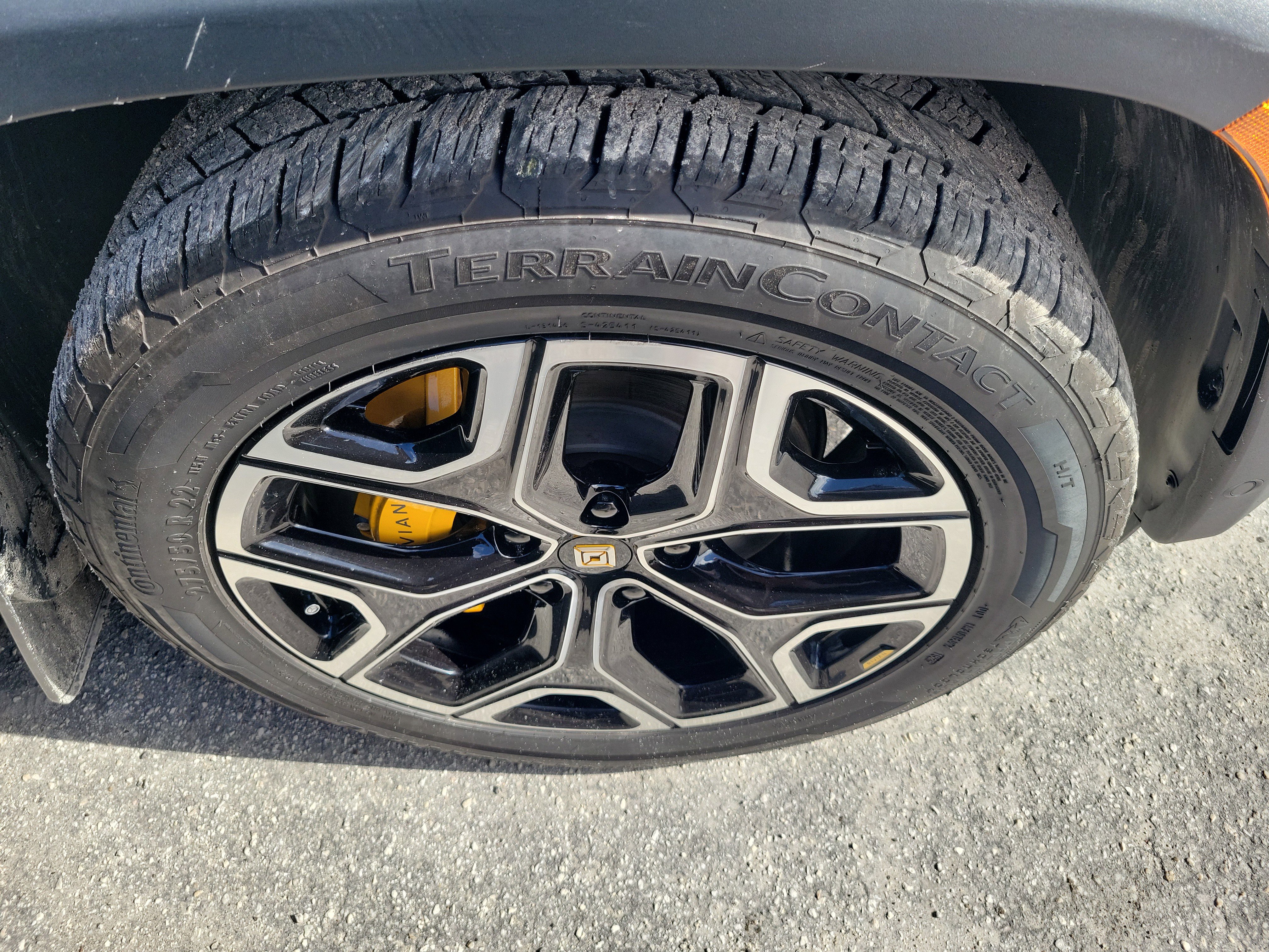 Used 2024 Rivian R1S Adventure image 4