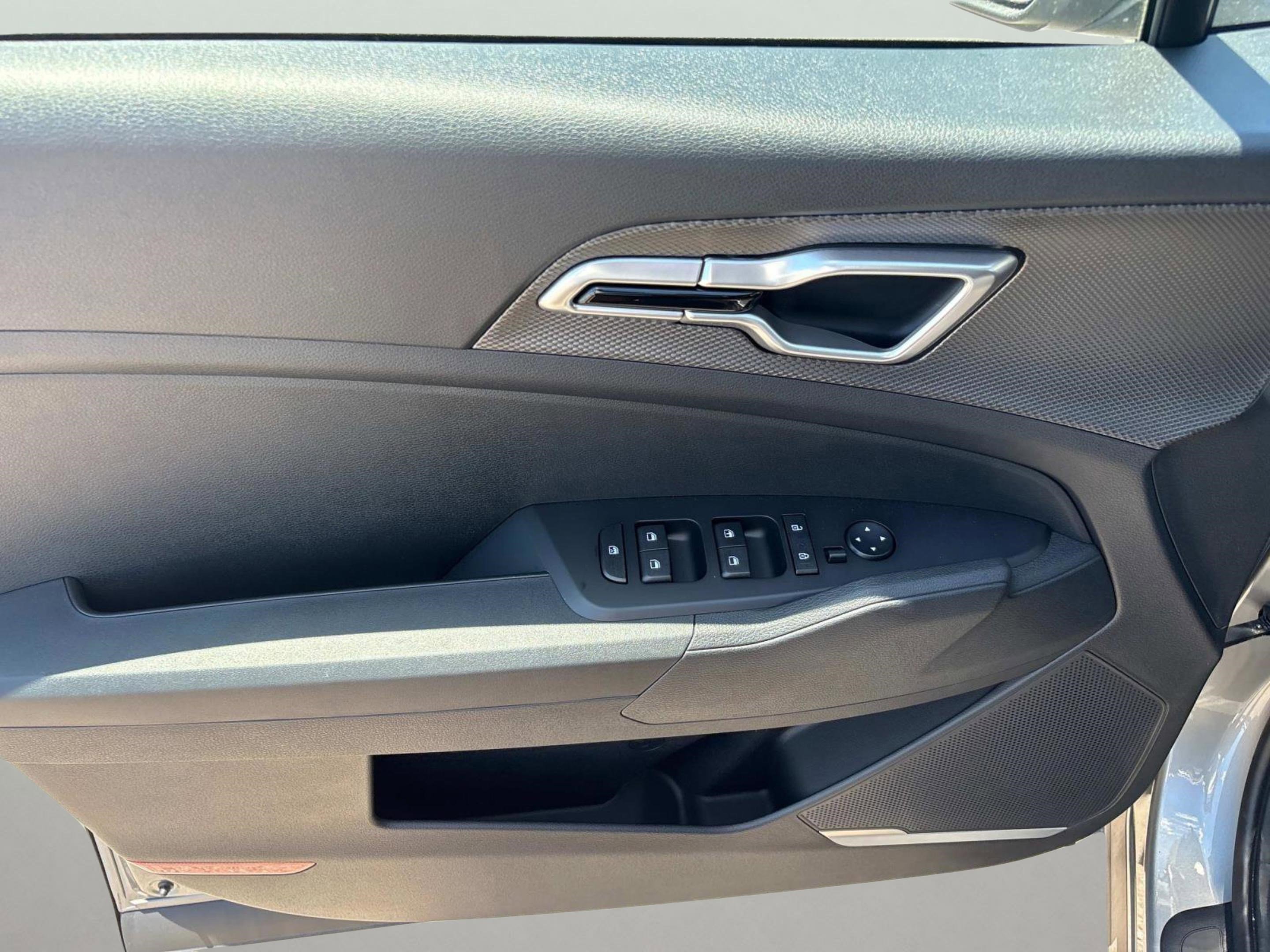 New 2025 Kia Sportage LX image 19