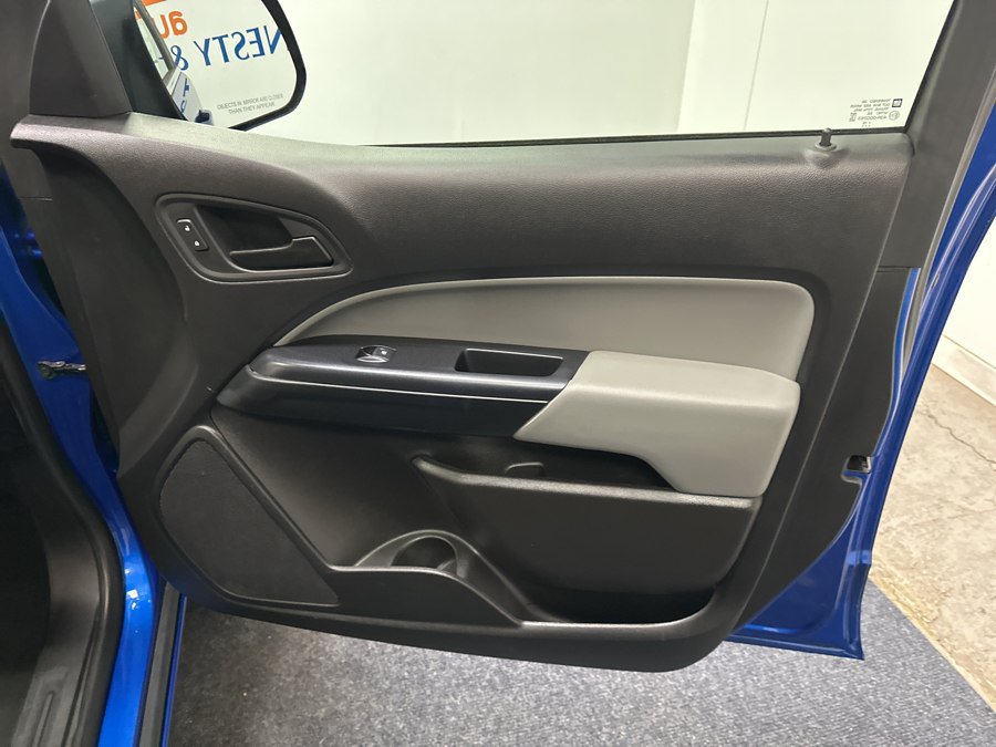Used 2019 Chevrolet Colorado W/T AWD/4WD image 16