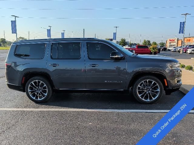 Used 2024 Jeep Wagoneer Series III w/ Premium Group I AWD/4WD image 4