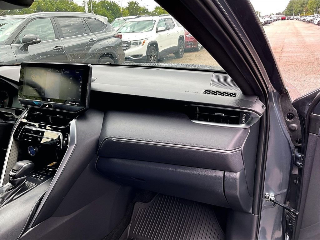 Certified 2022 Toyota Venza Limited w/ Advanced Technology Package AWD/4WD image 13
