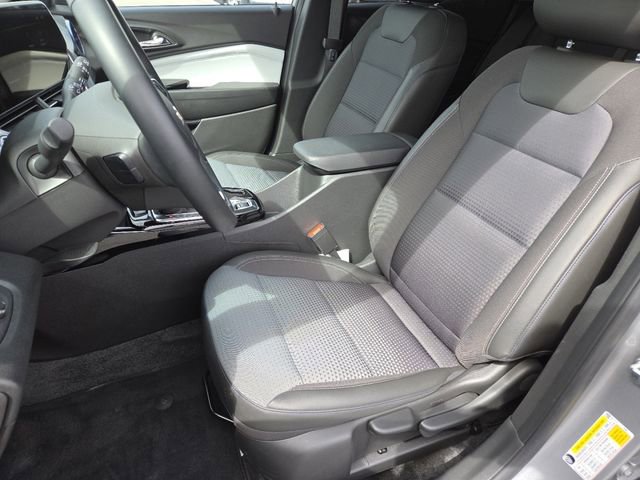 Certified 2025 Chevrolet Trax LT w/ Driver Confidence Package FWD image 32