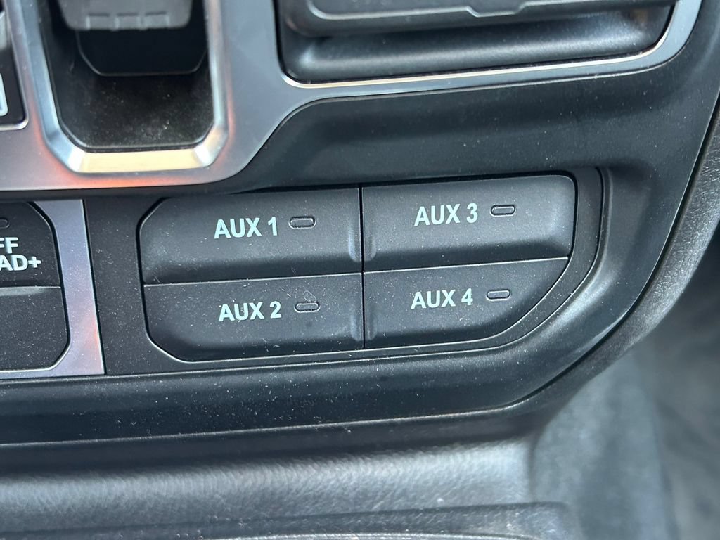 Used 2024 Jeep Gladiator Sport AWD/4WD image 26