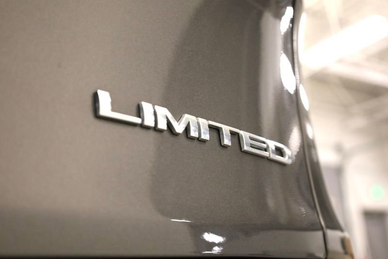 Used 2018 Jeep Cherokee Limited image 36