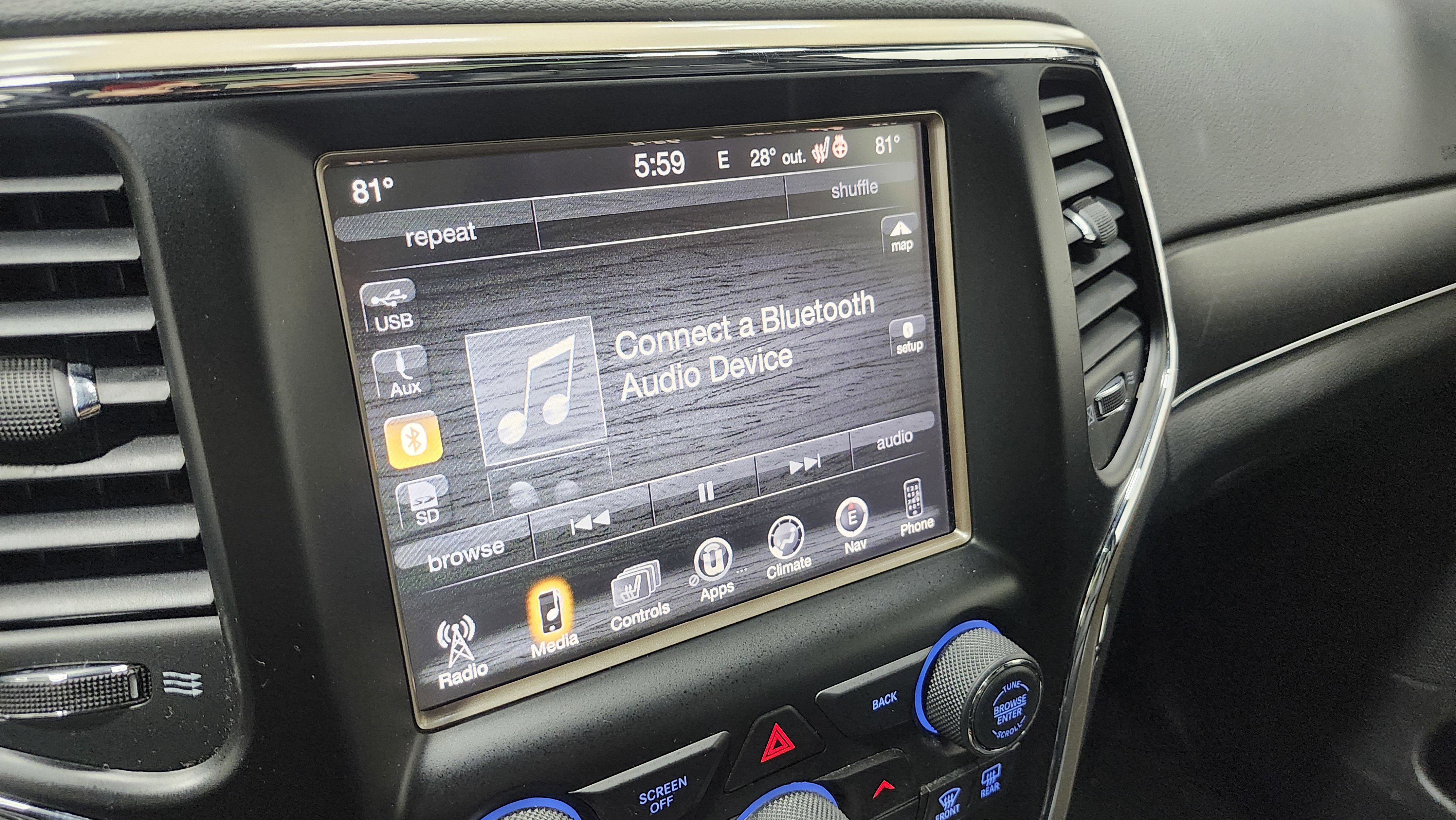 Used 2015 Jeep Grand Cherokee Limited w/ Luxury Group II image 7