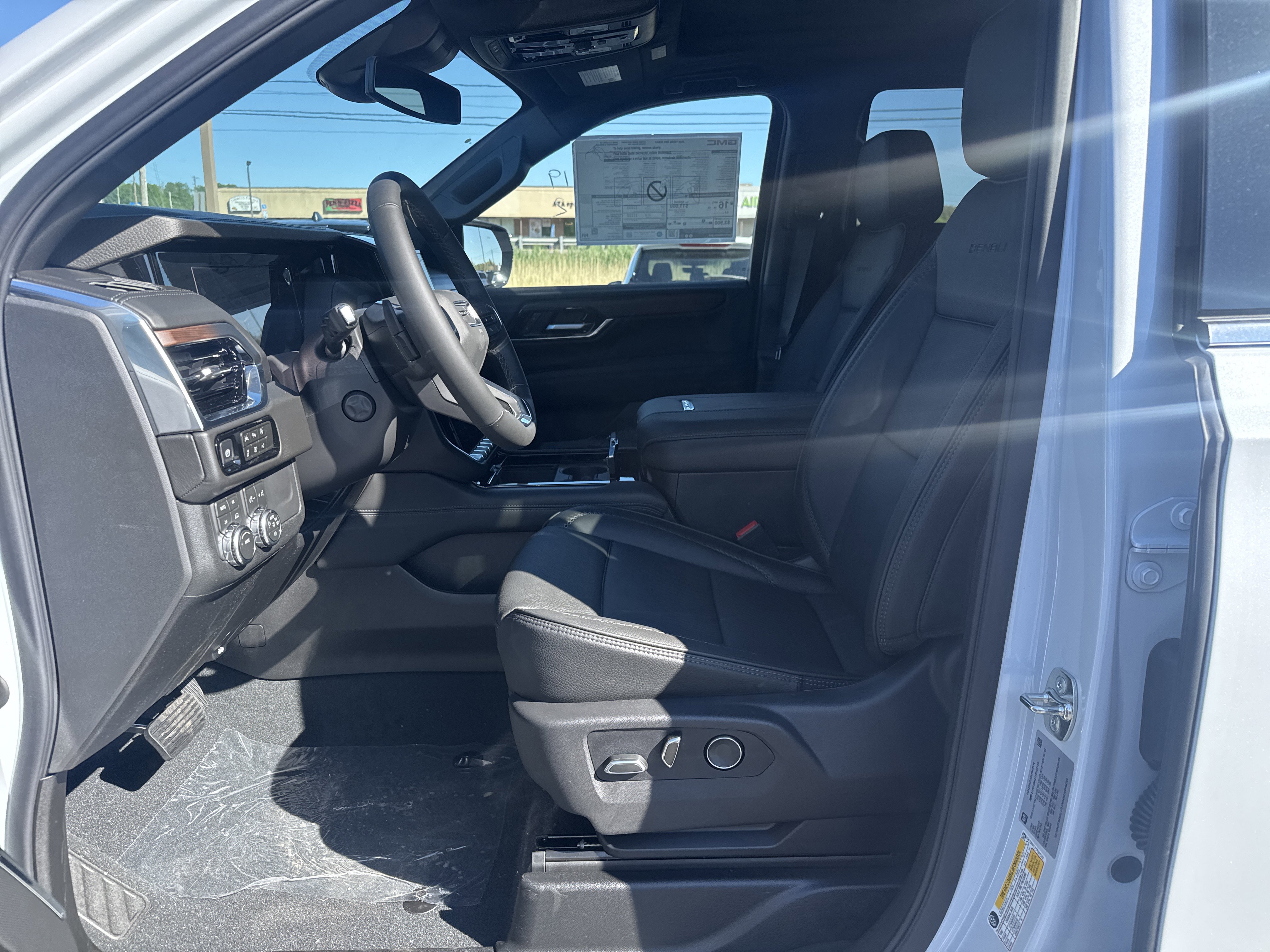 New 2026 GMC Yukon Denali w/ Sun & Power Step Package AWD/4WD image 5