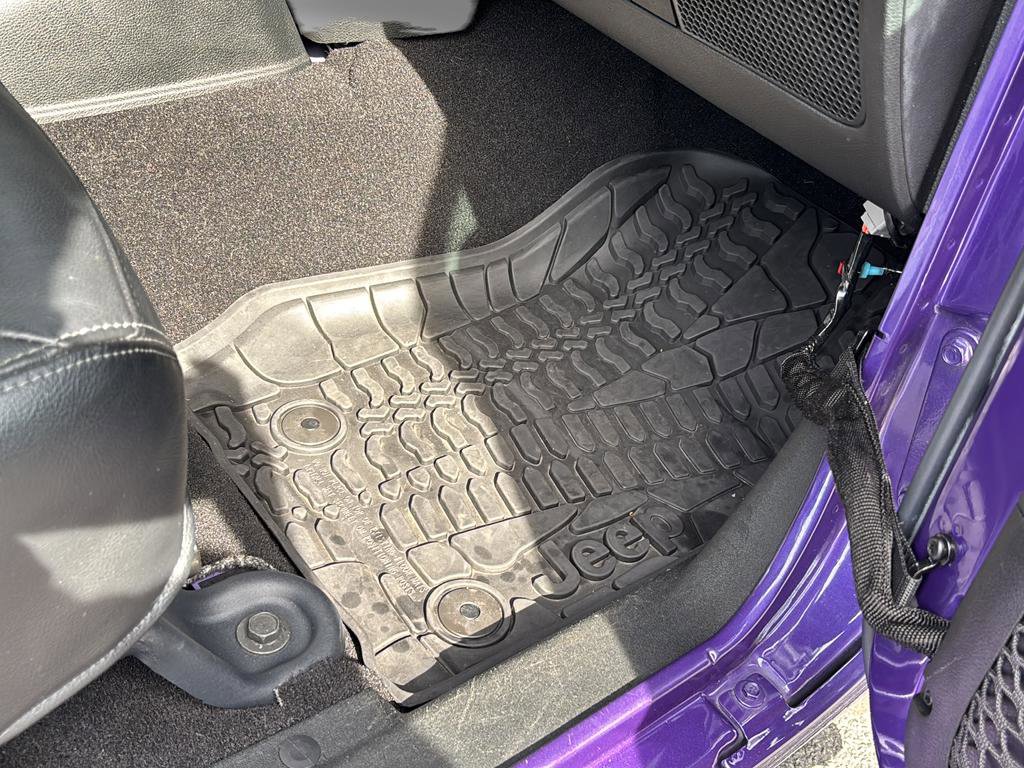 Used 2018 Jeep Wrangler Unlimited Sahara image 39