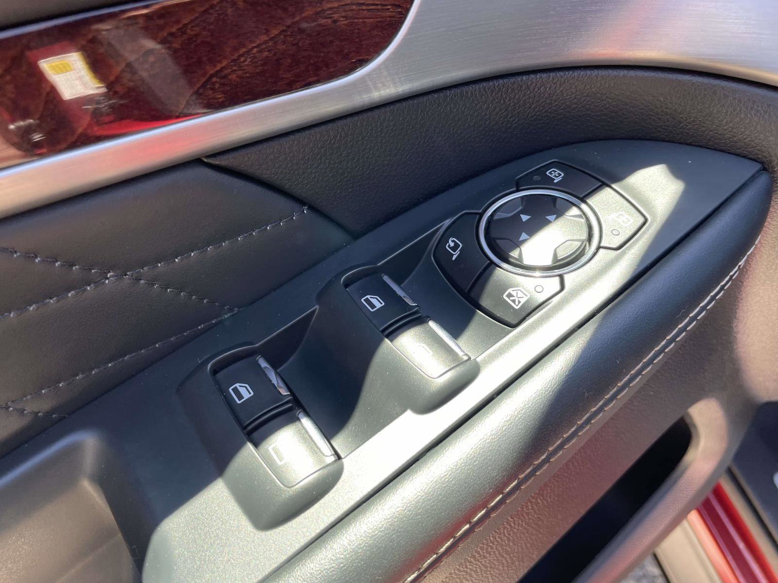 Used 2017 Ford Explorer Platinum AWD/4WD image 6