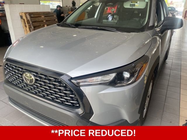 Used 2023 Toyota Corolla Cross L FWD image 2