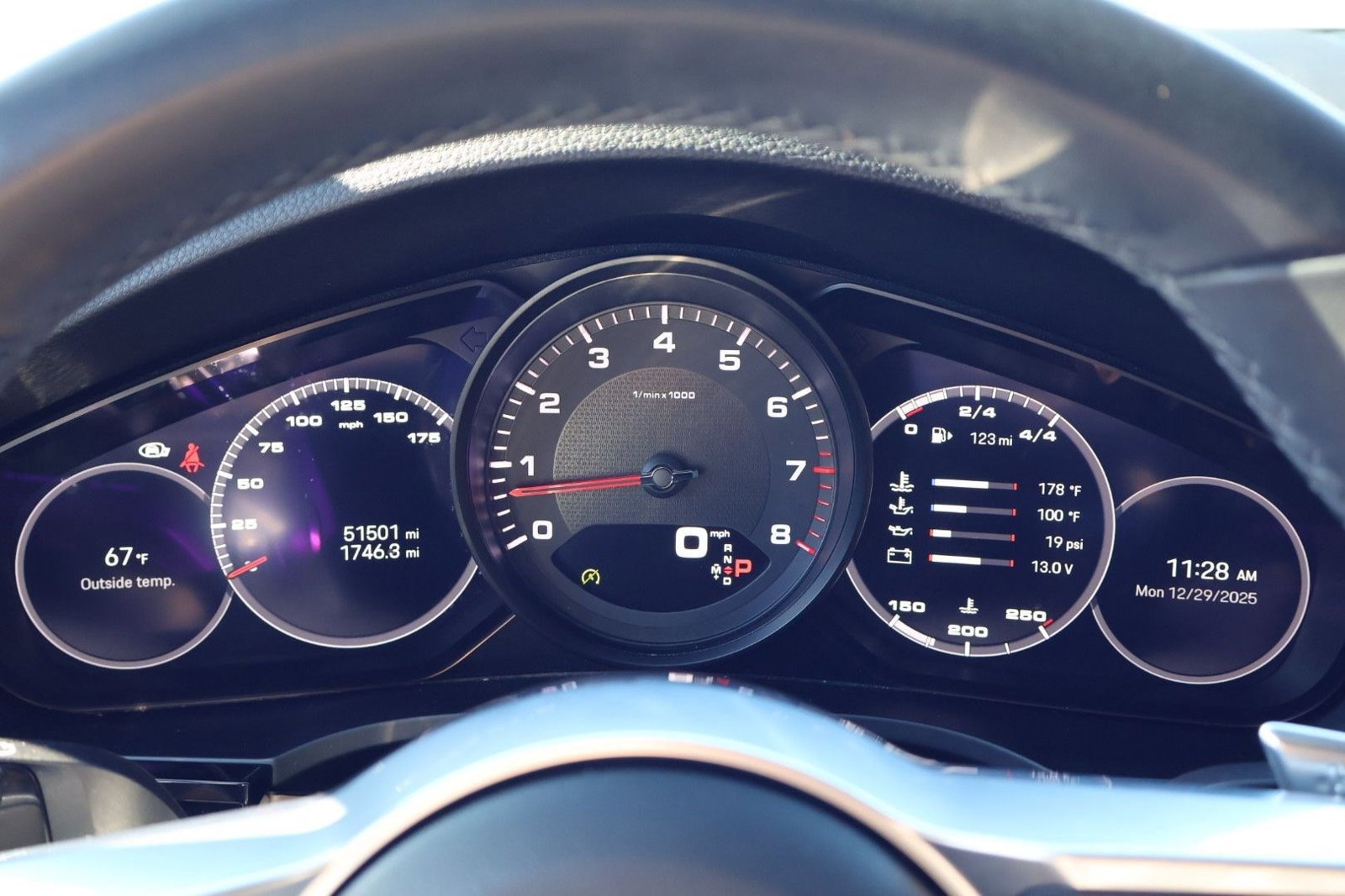 Certified 2023 Porsche Cayenne Platinum Edition image 16