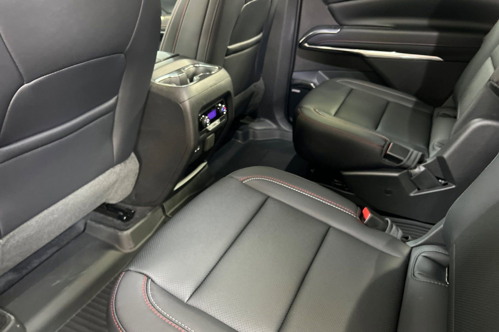 New 2026 Chevrolet Traverse Z71 w/ Enhanced Driving Package AWD/4WD image 12