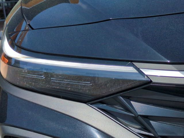 Used 2025 Hyundai Elantra Sport FWD image 10