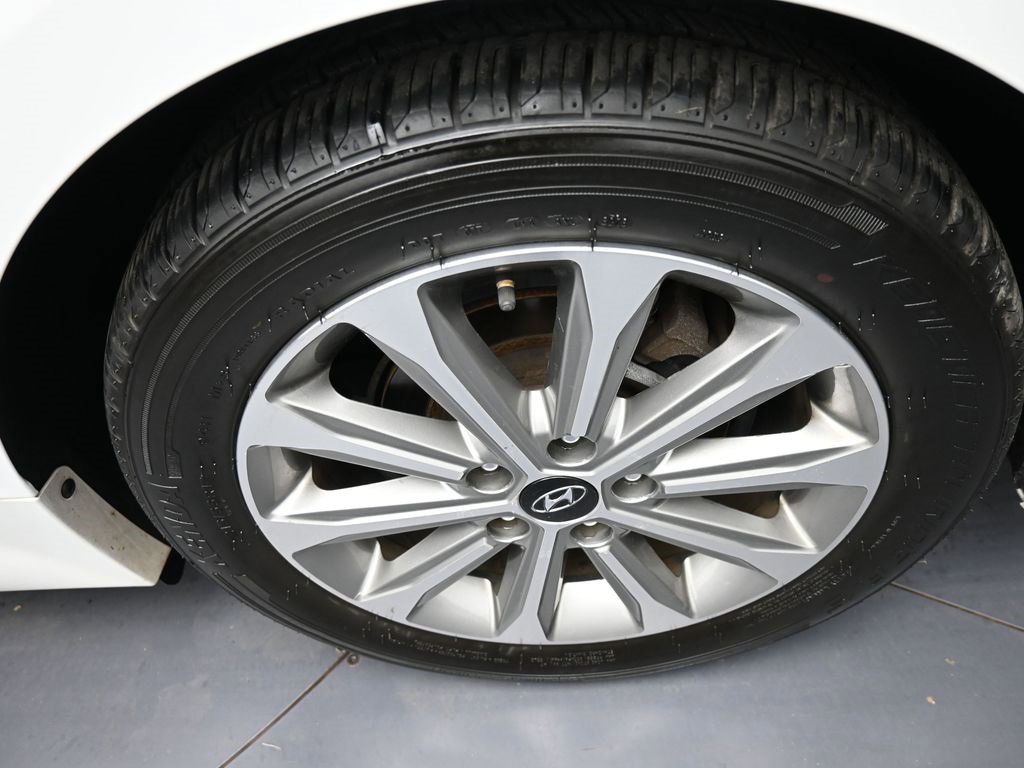 Used 2016 Hyundai Sonata Limited w/ Option Group 04 image 15
