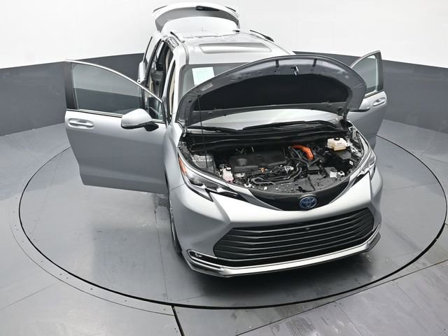 Certified 2023 Toyota Sienna Platinum image 60