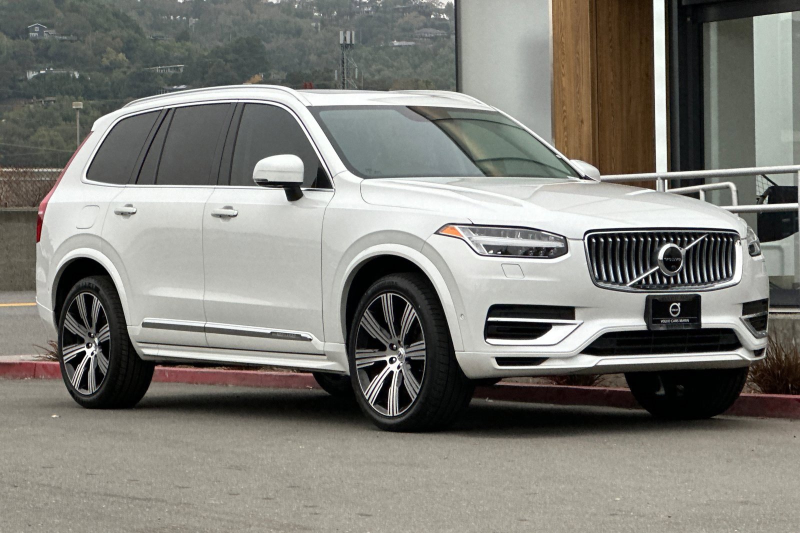 Certified 2022 Volvo XC90 T8 Inscription w/ Advanced Package image 10