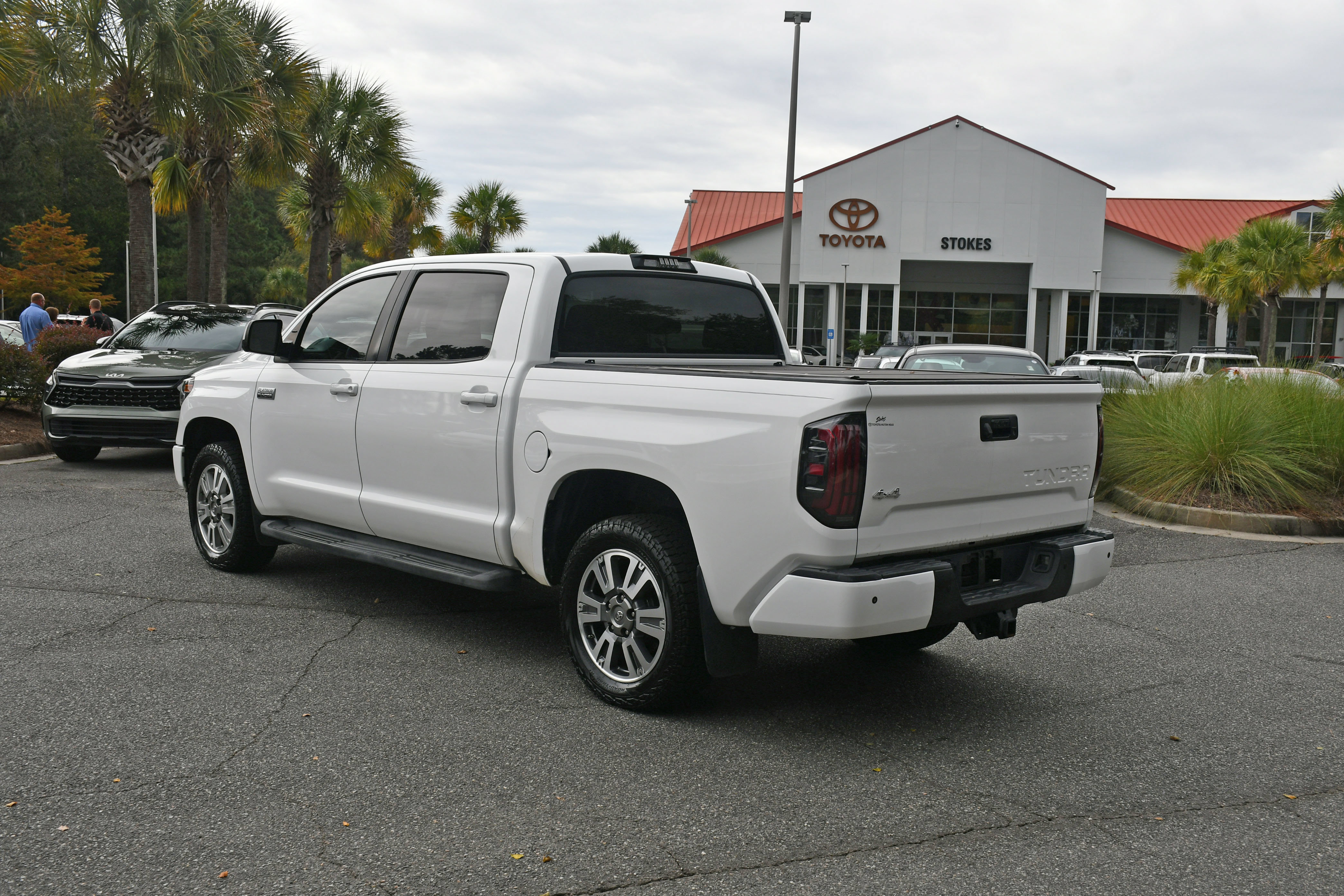 Used 2017 Toyota Tundra Platinum AWD/4WD image 3