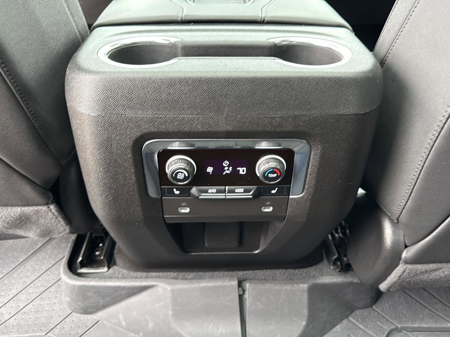 Used 2024 Chevrolet Tahoe Z71 w/ Luxury Package image 21