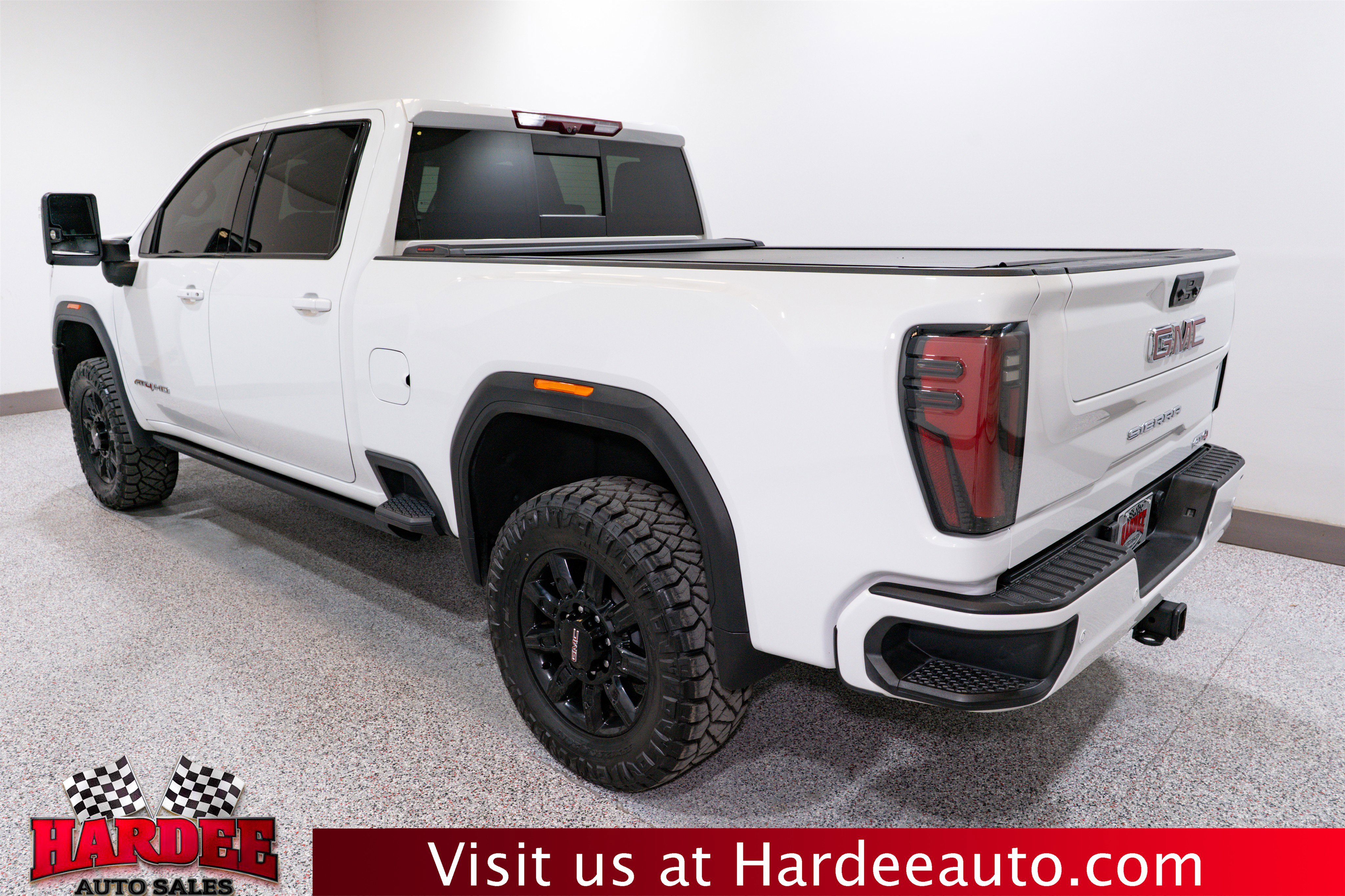 Used 2024 GMC Sierra 2500 AT4 w/ AT4 Premium Plus Package image 3