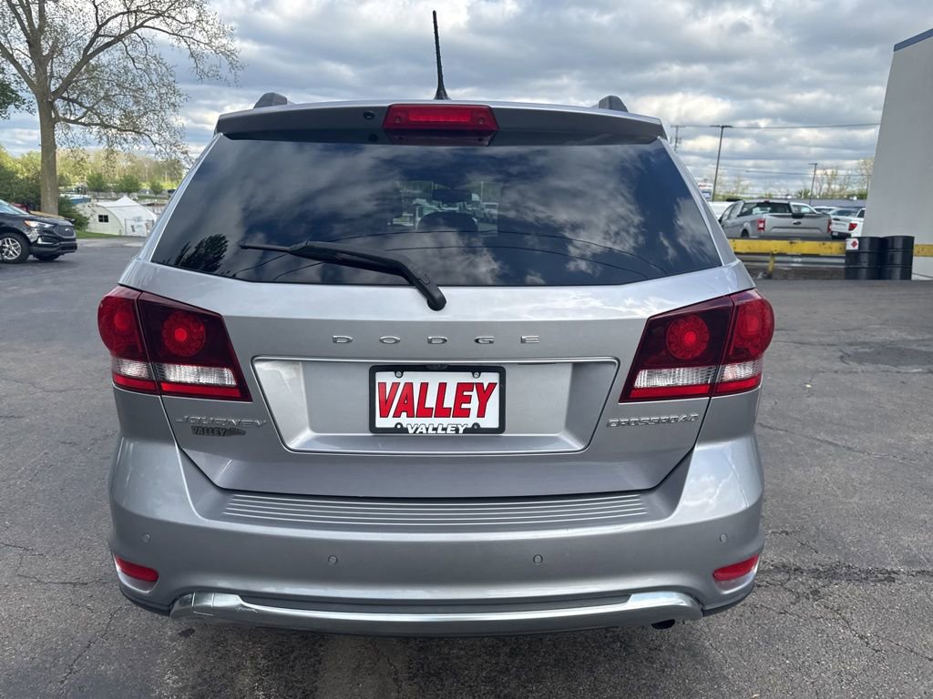 Used 2018 Dodge Journey Crossroad w/ Nav & Sun Group FWD image 4