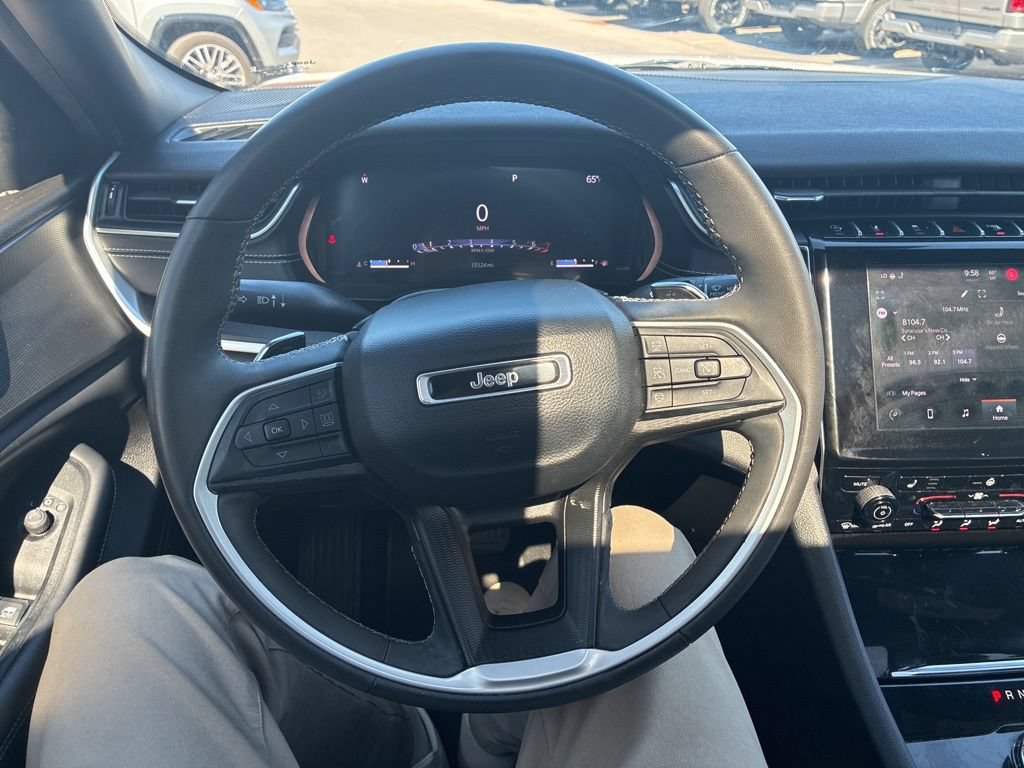 Used 2023 Jeep Grand Cherokee Altitude AWD/4WD image 21
