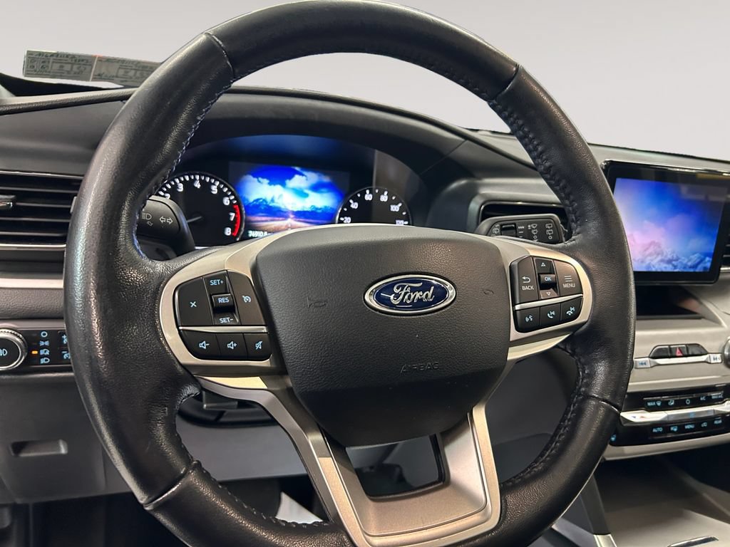 Used 2021 Ford Explorer XLT w/ Equipment Group 202A AWD/4WD image 12