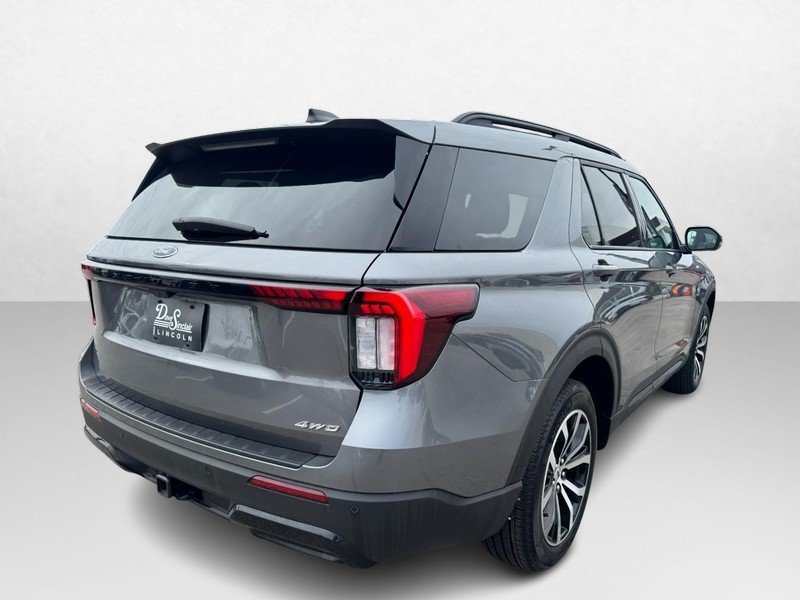 Used 2025 Ford Explorer ST-Line AWD/4WD image 5