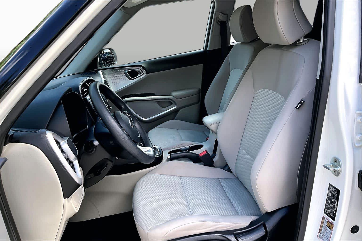 Used 2020 Kia Soul LX FWD image 8